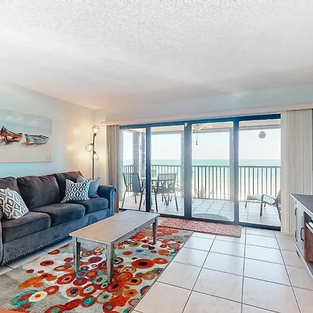 Reflections On The Gulf 505 Apartment